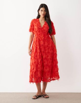 Vero Moda Vestito midi testurizzato con scollo a V rosso poinsettia