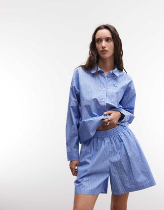 Obey Pantaloncini per il tempo libero a righe blu in coordinato