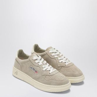 Autry Medalist Low Sneaker aus taupefarbenem Wildleder