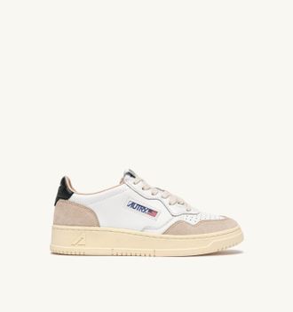 Autry MEDALIST LOW SNEAKERS IN WHITE AND BLACK LEATHER AND BEIGE SUEDE