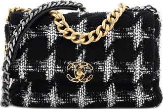 Chanel Borsa a tracolla 19 grande in tweed trapuntato con battente - Nero