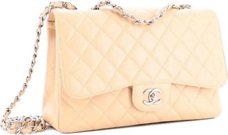 Chanel Borsa a spalla Jumbo in pelle Caviar trapuntata con battente - Toni neutri