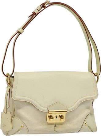 Louis Vuitton Suhali Lessentiel Leather White Leather Handbag (Pre-Owned)