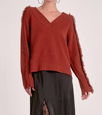 Elan Sloane V-Neck Sweater In Rust