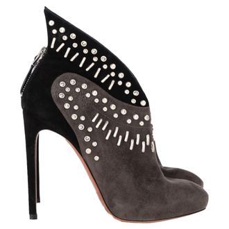 Alaia Alaïa Gelakte Versierde Hiel Enkellaarsjes in Grijs en Zwart Suède