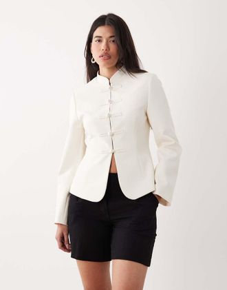 Asos Blazer color avorio stretto in vita con colletto alla coreana-Bianco