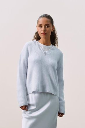Naked Cashmere Off Gauge Long Sleeve V-Neck in Cloud at Nordstrom, Size X-Small
