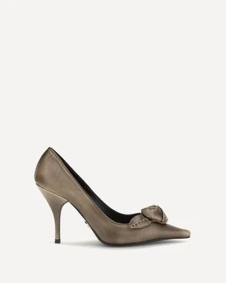 Prada Leather Pumps with rose appliqu&eacute; Female 37