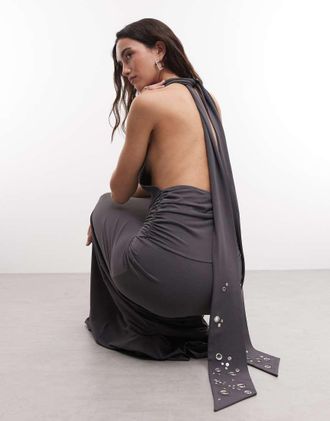 Weekday Vestito lungo allacciato al collo grigio scuro con vita scesa e dettaglio foulard