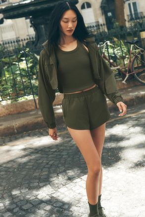 Alo | Playmaker Dolphin Short in Green Olive, Size: Medium