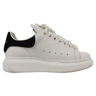 Alexander McQueen Alexander McQueen Oversized Sneakers in Witte Leren