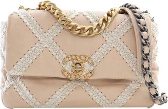 Chanel Borsa a tracolla 19 media in pelle di vitello alluncinetto con battente 2020 - Bianco