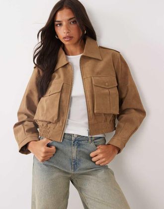 Aria Cove giacca bomber corta con tasche cargo in finto camoscio color tortora-Neutro