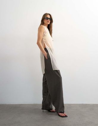 Topshop Pantaloni a pieghe a vita medio alta antracite in coordinato-Grigio