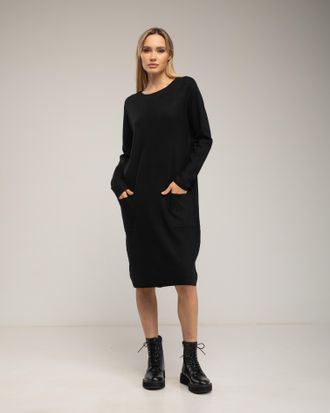 Tantra Loszittende, fijn gebreide jurk met zakken