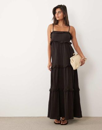 Asos Vestito midi a balze con spalline sottil in tessuto stropicciato color cioccolato con finiture in pizzo-Marrone