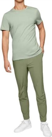 On Mens Movement Top In Moss