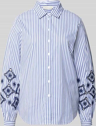 Apricot Regular Fit Bluse mit Lochstickerei in Marine, Gr&ouml;&szlig;e XXL