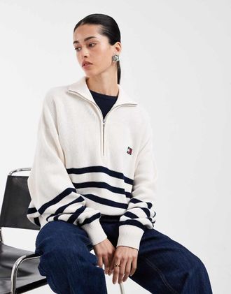 Tommy Jeans Maglione color crema a righe con zip corta-Bianco