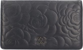 Chanel Black Leather Wallet (Bi-Fold) (Pre-Owned)