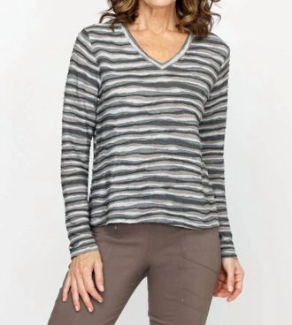 Elliott Lauren Textured Wave Stripe Tee In Grey