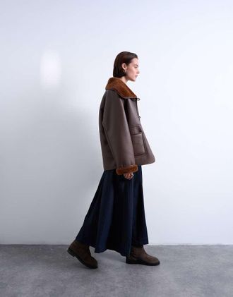 Topshop Cappotto double-face oversize color cioccolato in montone con bottoni-Marrone