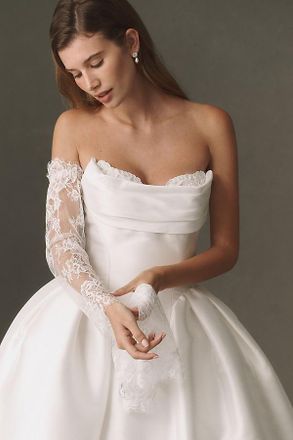 Pronovias Exclusive: Pronovias Nelya Gown