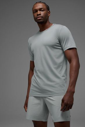 Alo | Conquer Reform Crewneck Short Sleeve Top in Lunar Grey, Size: 2XL