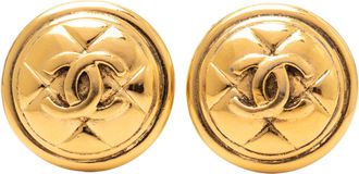 Chanel Tweedekans goud vergulde CC quilted ronde clipsieraden