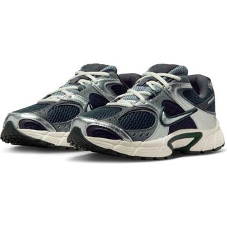 Nike V5 RNR Sneaker in 300 Seawd/m Silv at Nordstrom Rack, Size 11.5