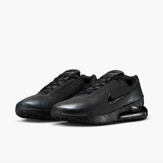 Nike Womens Air Max Phoenix Shoes In Black