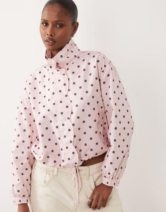 Miss Selfridge Giacca a vento rosa a pois con dettagli smerlati-Multi