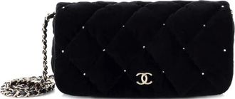 Chanel CC Chain Flap Bag Crystal Embellished Quilted Velvet Small crossbody bag - Zwart