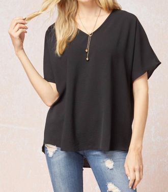Entro Solid V-Neck Top In Black