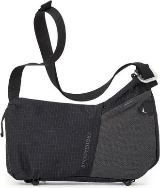 Troubadour Taschen Elemental Sling in Black at Nordstrom