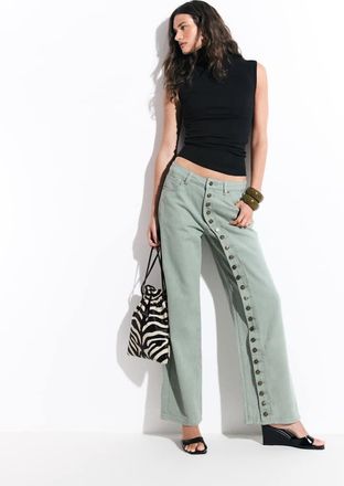 Lioness jeans con gamba comoda e dettaglio di bottoni asimmetrici color salvia-Verde