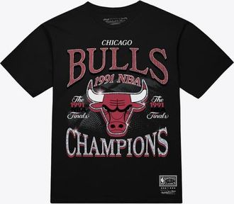 Mitchell & Ness Mens Mitchell & Ness Black Chicago Bulls Champions Era T-Shirt at Nordstrom, Size Medium