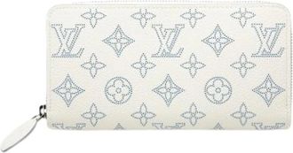 Louis Vuitton Pre-owned Wallets, female, White, Size: ONE SIZE Pre-owned Monogram Mahina Zip-Around Wallet