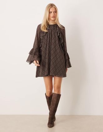 Vero Moda Vestito corto in chiffon marrone a quadri con volant e maniche voluminose