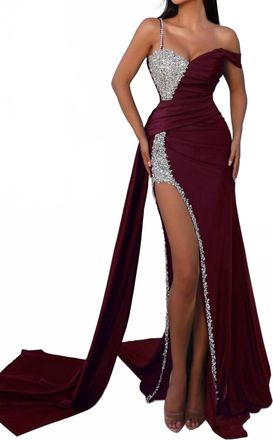 Portia & Scarlett Sweetheart Neckline Gown In Plum
