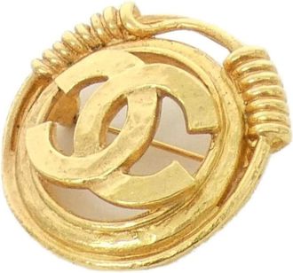 Chanel Pre-owned Jewellery, female, Yellow, Size: ONE SIZE Pre-owned Elegant Round Pin with Signature Interlocking Design