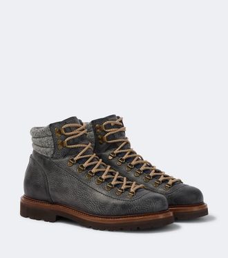 Brunello Cucinelli Botas con cordones de piel