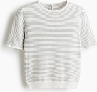 H&M T-Shirt aus Feinstrick - Weiss/Hellgrau Gestreift