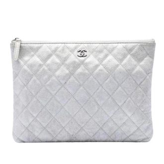 Chanel Pre-owned Clutches, female, Gray, Size: ONE SIZE Pre-owned Quilted Caviar Leather Clutch