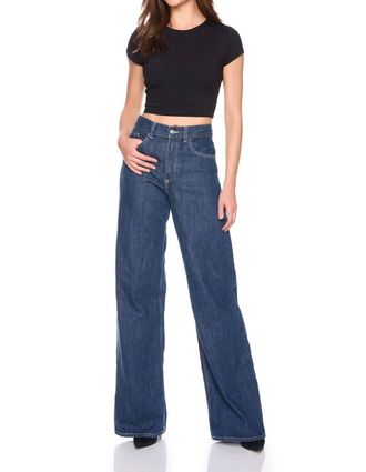 Susana Monaco Basic Cropped Crew Short Sleeve Tee In Black