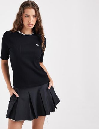 Fred Perry t-shirt a coste con doppio bordo nero