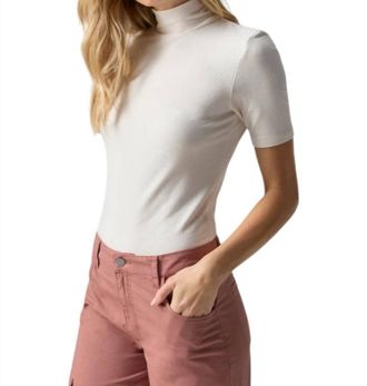 Sanctuary Essential Short Sleeve Mock Neck Top In Birch