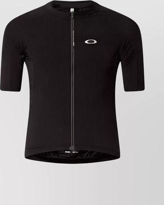 Oakley sleeveless textured fabric back pockets