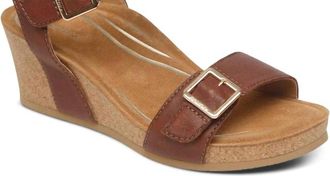 Aetrex Womens Lexa Wedge Sandal In Walnut
