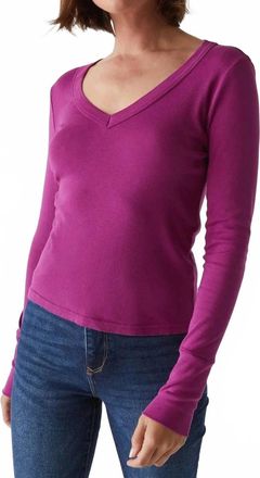 Michael Stars Logan V-Neck Tee In Berry
